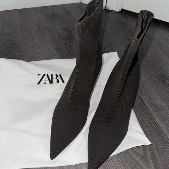 BRAND NEW Zara dark brown women's sock boots Size 6.5 - Picture 2 of 5